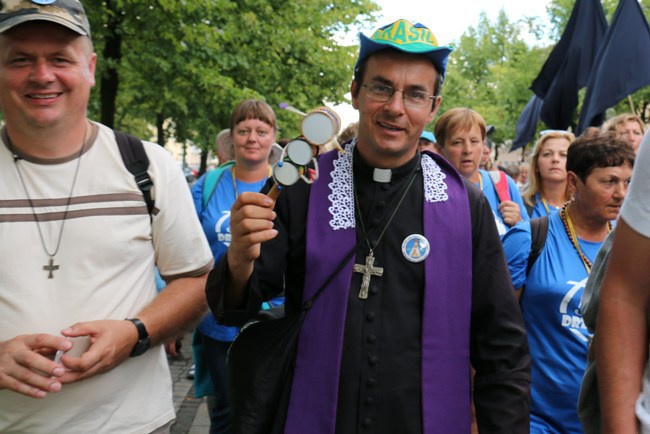 Pielgrzymka diecezji radomskiej - kolumny: opoczyńska, skarżyska i starachowicka