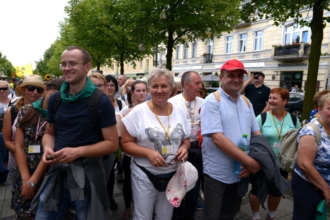 Pielgrzymka diecezji radomskiej - kolumny: opoczyńska, skarżyska i starachowicka