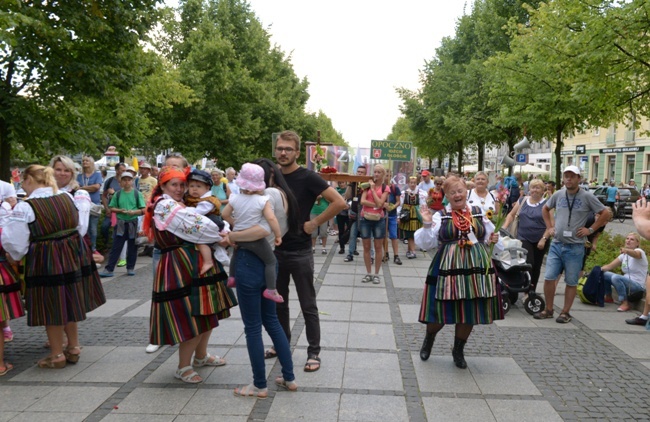 Pielgrzymka diecezji radomskiej - kolumny: opoczyńska, skarżyska i starachowicka