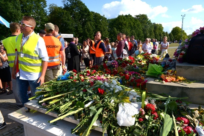 Pielgrzymka diecezji radomskiej - kolumny radomskie