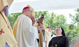 W tym roku prócz  św. Jacka w Kamieniu Śląskim świętował też abp A. Nossol.