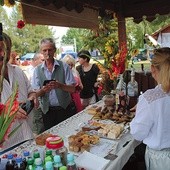 W kilkunastu zagrodach można było spróbować potraw z kaszy.