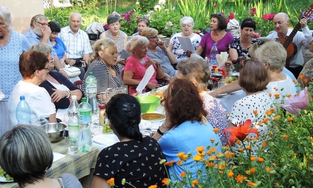 Biesiada wolontariuszy w Urszuli i Wacława Sobierajów