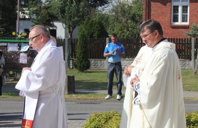 Poświęcenie nowego kościoła w Olszynie