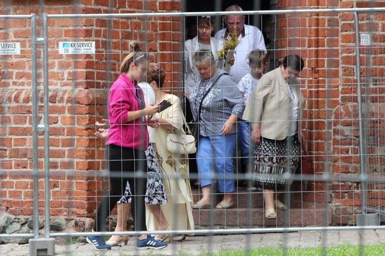 Nałożenie paliusza abp. Józefowi Górzyńskiemu