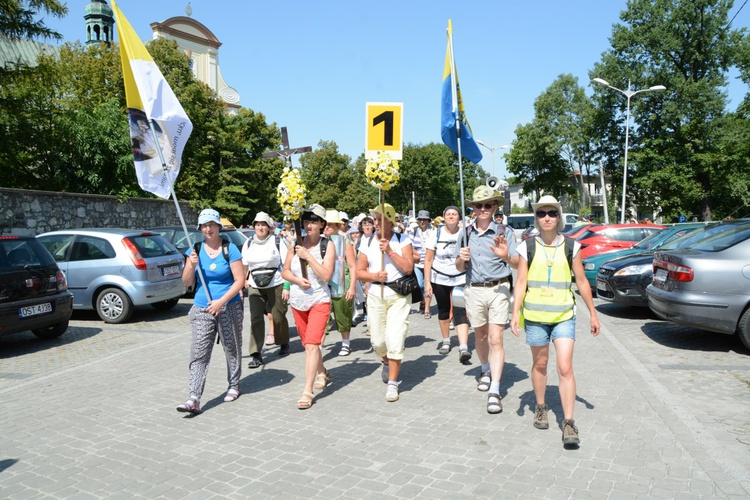 W drodze na pielgrzymkowy obiad