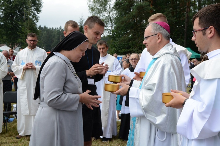 Msza św. na polanie w Pietraszowie