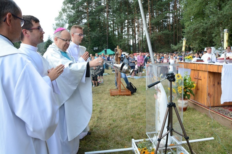 Msza św. na polanie w Pietraszowie