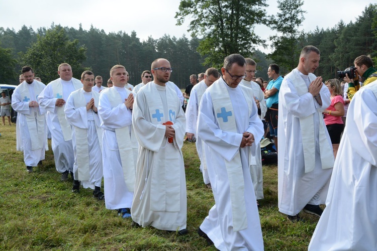 Msza św. na polanie w Pietraszowie