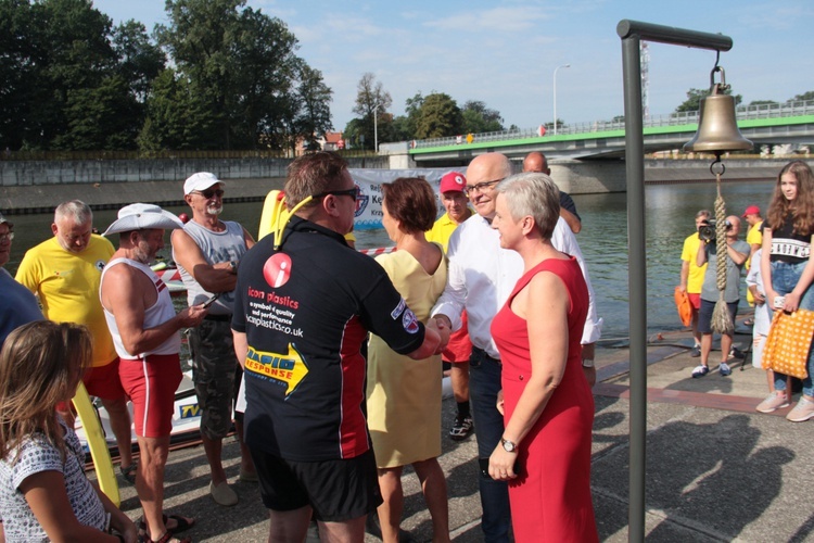 Start rejsu z Kędzierzyna-Koźla do Londynu