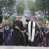 Grupa granatowa z Płońska i okolic wchodzi na Jasną Górę