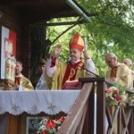 Msza św. w leśnej kaplicy na Baraniej Cisieckiej