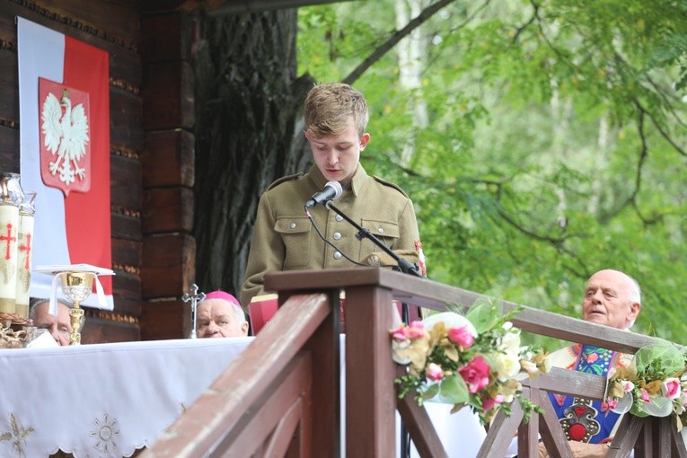 Msza św. w leśnej kaplicy na Baraniej Cisieckiej