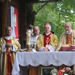 Msza św. w leśnej kaplicy na Baraniej Cisieckiej