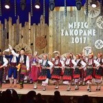 Prezentacja zespołów w namiocie festiwalowym 