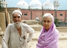 Siostra Ruth Pfau służyła ubogim chorym Pakistańczykom od 1960 roku. Założyła pierwszy w Pakistanie szpital dla chorych na trąd.