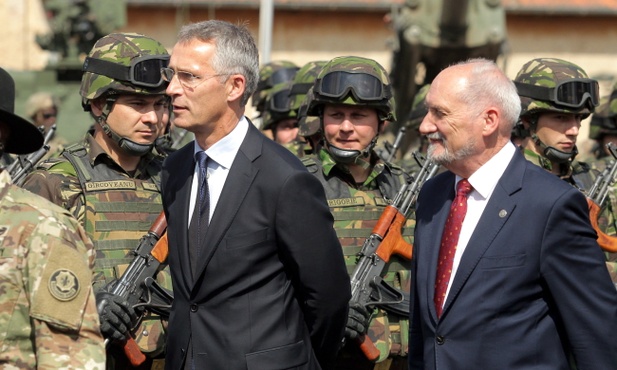 Macierewicz: Obecność sił NATO w Polsce jest gwarancją, że bezpieczeństwo wróci do Europy