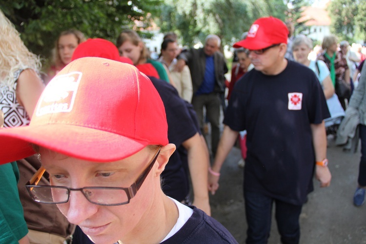 Pielgrzymka i piknik w Henrykowie