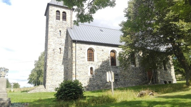 Profanacja kościoła w Lasówce