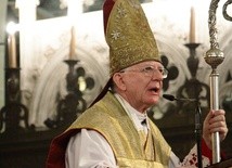 Abp Jędraszewski: Świat znowu odcina się od Boga