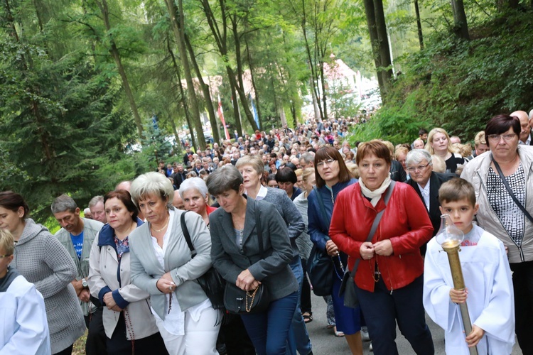 Dróżki różańcowe w Zawadzie