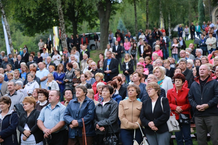 Dróżki różańcowe w Zawadzie