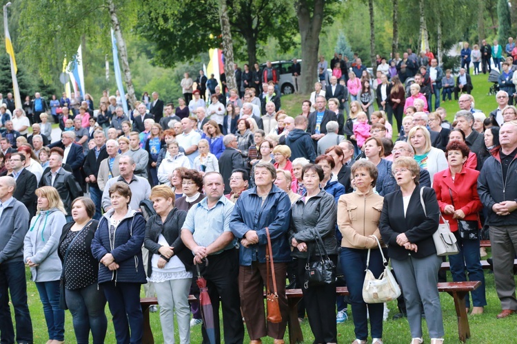 Dróżki różańcowe w Zawadzie