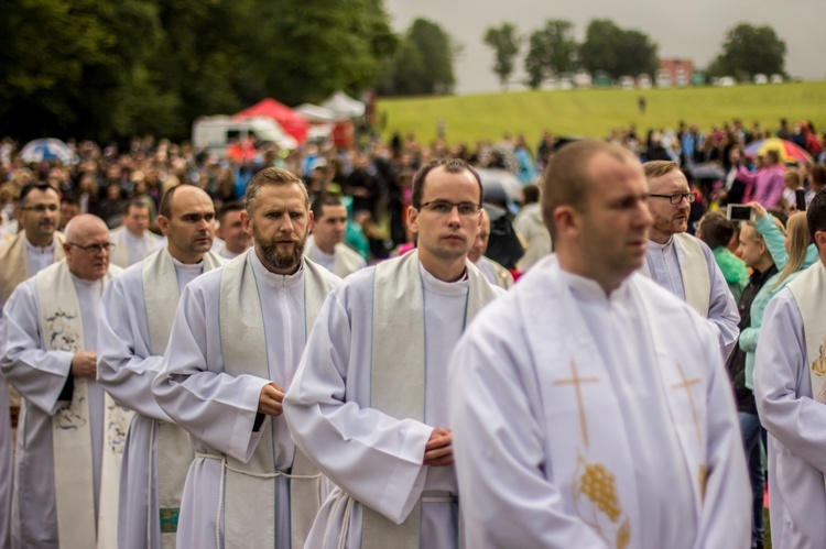 Młodzi w Gietrzwałdzie