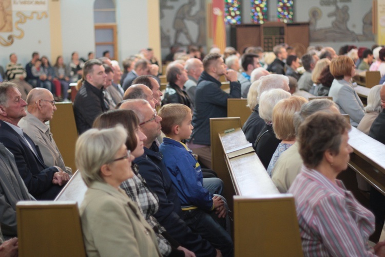 Msza św. za ks. Krzysztofa Grzywocza w rodzinnej parafii