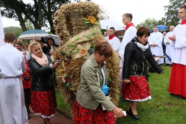 Uroczysta suma w Wąwolnicy