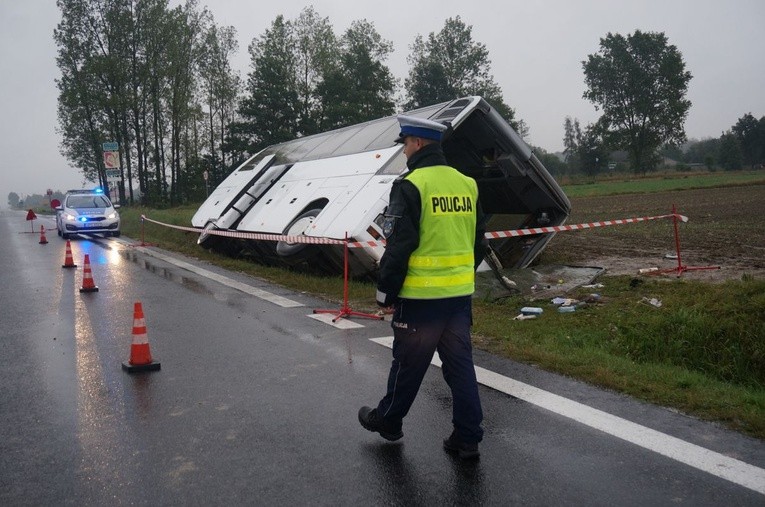 Wypadek autokaru z pielgrzymami