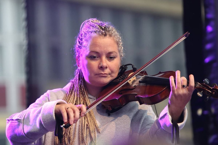 Muzyka przez duże eM koncert