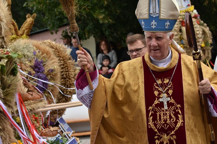 Dożynki diecezjalne w Lutomii Dolnej