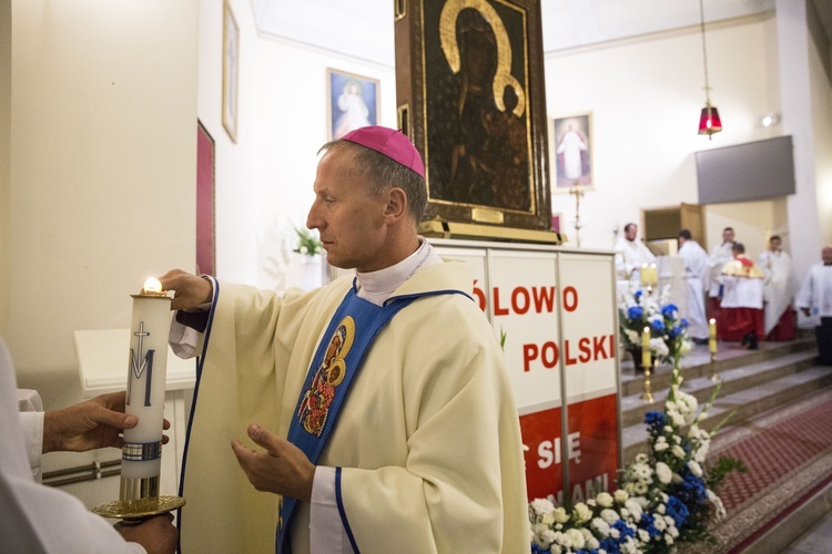 Józefów: Ikona w deszczu i gorące powitanie