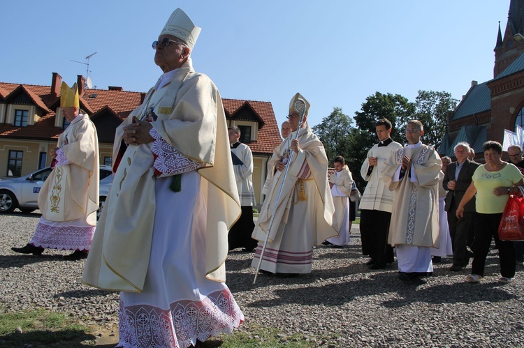 Procesja do ołtarza