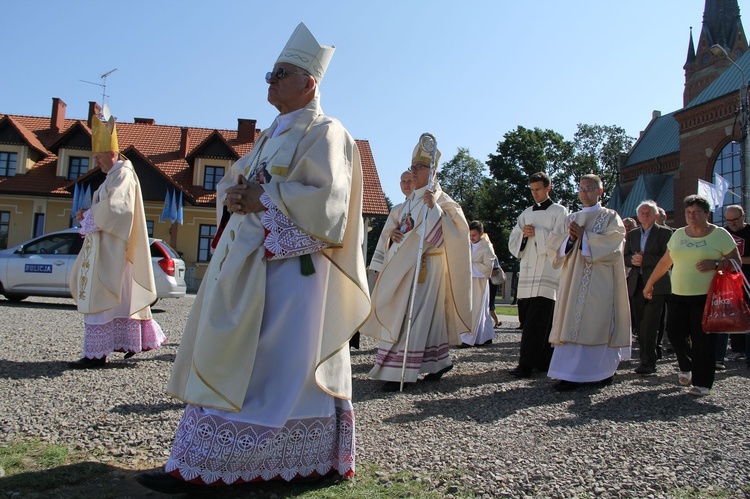 Procesja do ołtarza