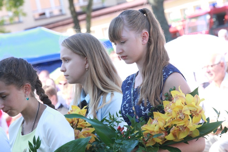 Msza święta, procesja z darami, procesja do kościoła