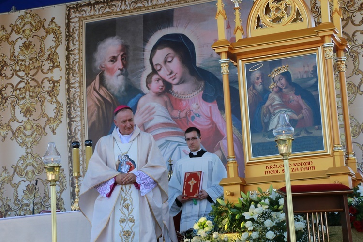 Msza święta, procesja z darami, procesja do kościoła