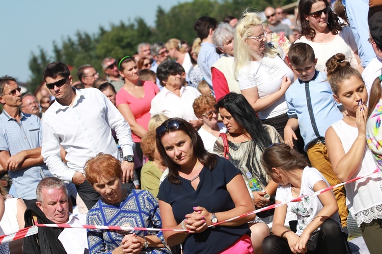 Msza święta, procesja z darami, procesja do kościoła