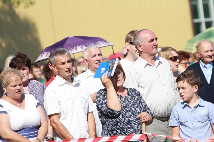 Msza święta, procesja z darami, procesja do kościoła