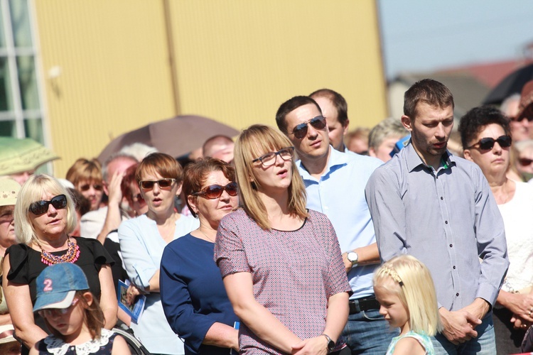 Msza święta, procesja z darami, procesja do kościoła