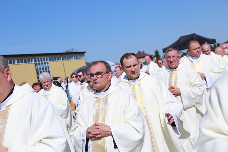 Msza święta, procesja z darami, procesja do kościoła