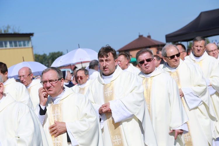 Msza święta, procesja z darami, procesja do kościoła