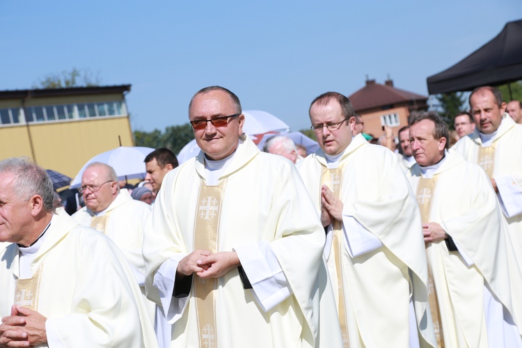 Msza święta, procesja z darami, procesja do kościoła