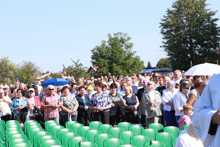 Msza święta, procesja z darami, procesja do kościoła