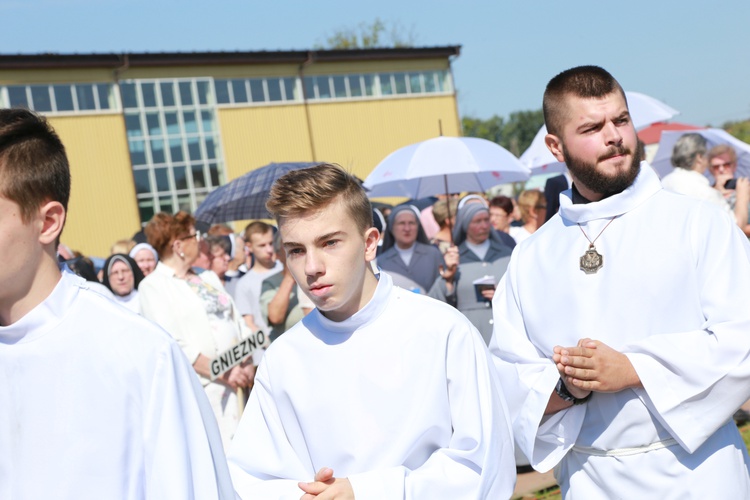 Msza święta, procesja z darami, procesja do kościoła