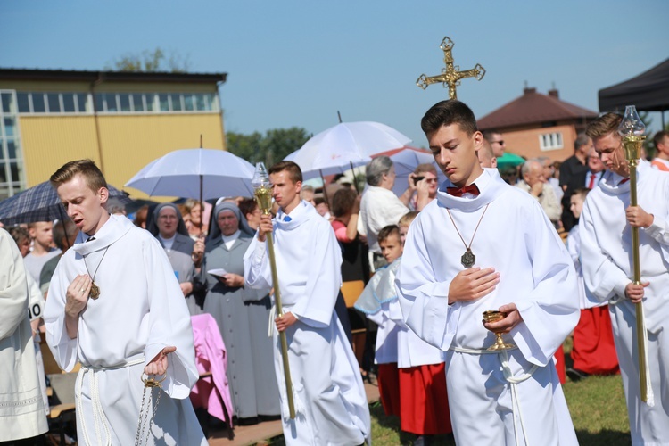 Msza święta, procesja z darami, procesja do kościoła