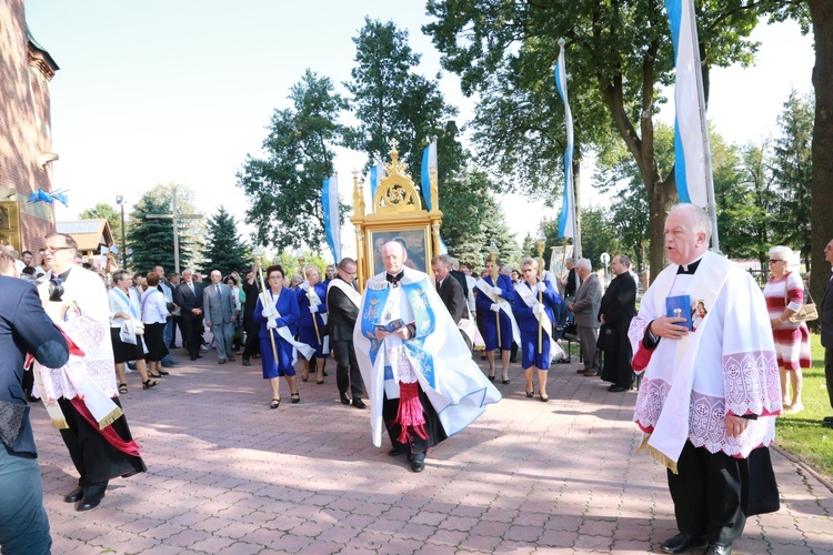 Procesja z obrazem na plac koronacyjny