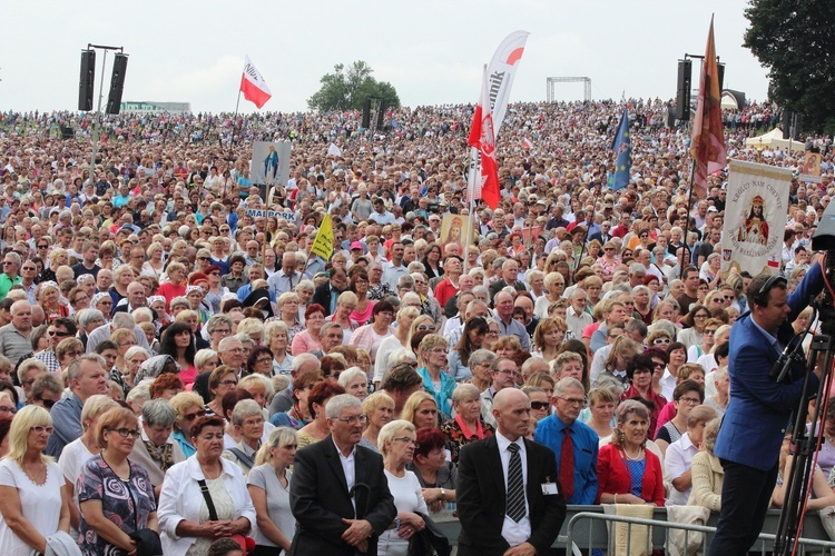 Główne uroczystości 140. rocznicy objawień maryjnych w Gietrzwałdzie