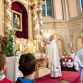 – Kiedy idziemy za Nią, mamy pewność,  że wchodzimy  na najlepsze drogi  – mówił bp Edward Dajczak.  